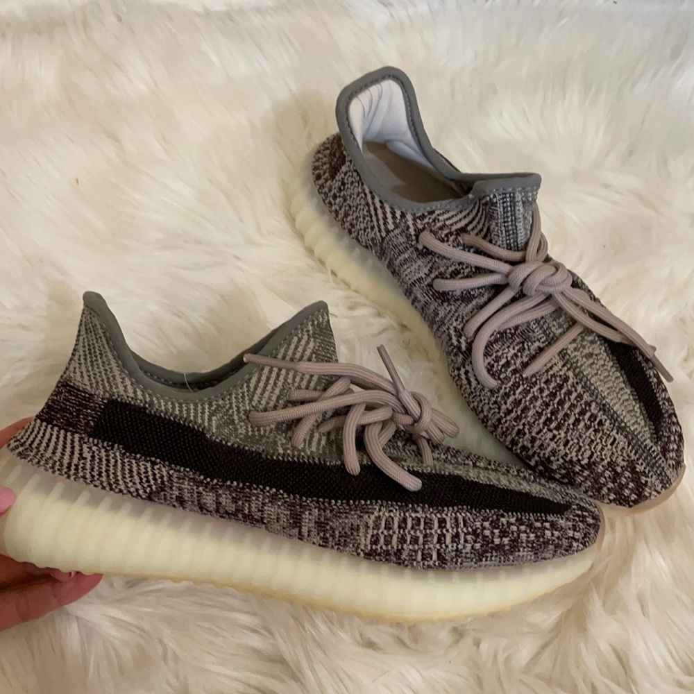 Yeezy Boost 350 V2 'Carbon'